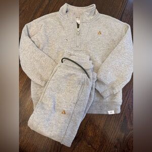 GAP Kids Brannan Bear Light Gray Joggers and Pullover Set - 5T